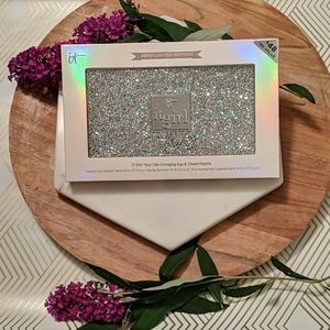 IT Cosmetics IT Girl Limited Edition Eyeshadow Pal